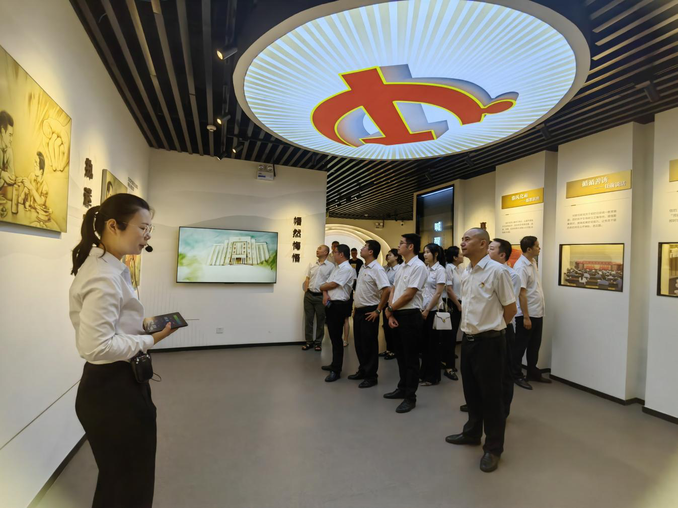 市秦巴農擔公司開展“學習黨規(guī)黨紀、筑牢廉潔底線”黨紀學習主題黨日活動